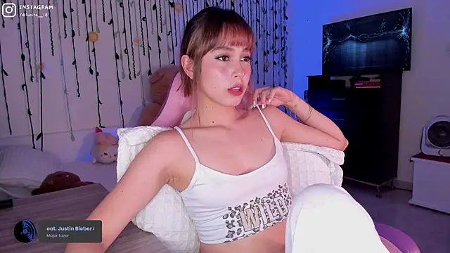 Snapshot of alice_guerin_ chatting on 12, 1, 2025 alice guerin  online show from 12, 1, 2025