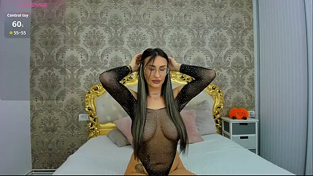 Snapshot of JulieBigAssx chatting on 12, 11, 2025 JulieBigAssx online show from 12, 11, 2025