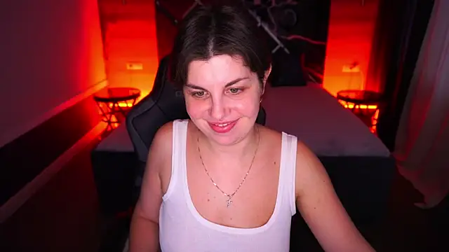 MirandaWong online show from 4, 11, 2025