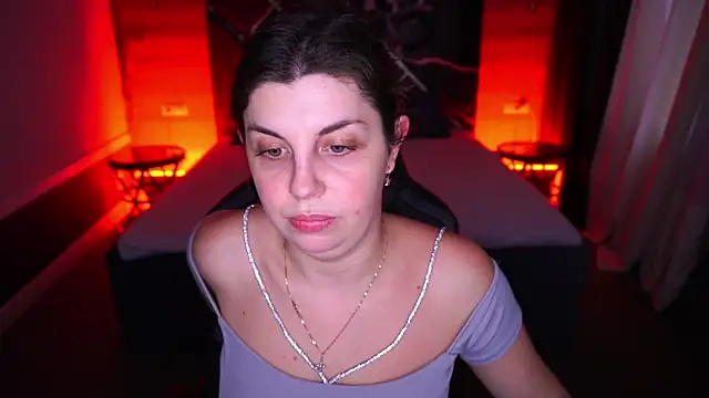 MirandaWong online show from 5, 11, 2025