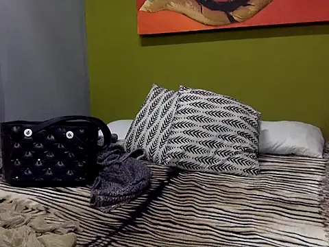 Snapshot of GoldenPussyXOXO chatting on 25, 9, 2025 GoldenPussyXOXO online show from 25, 9, 2025