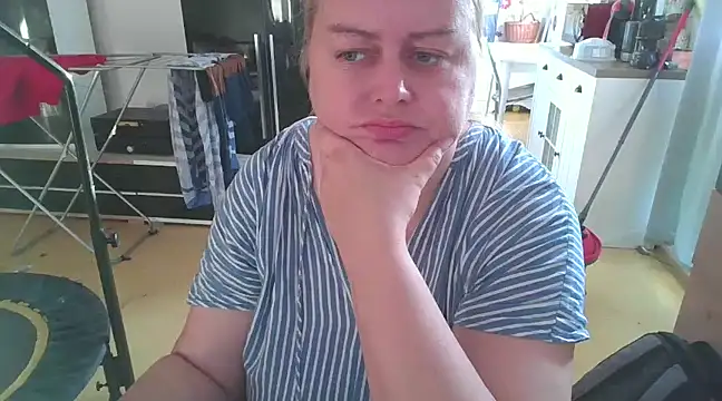 Meliss Official9 online show from 10, 2, 2025