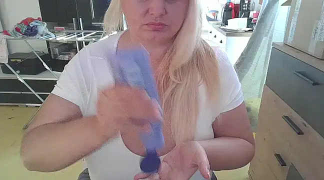 Meliss Official9 online show from 20, 2, 2025
