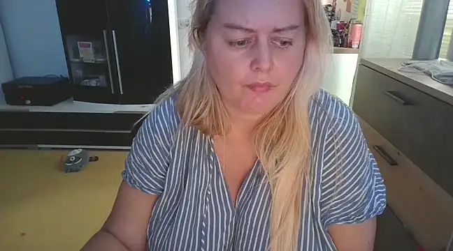 Meliss Official9 online show from 25, 2, 2025