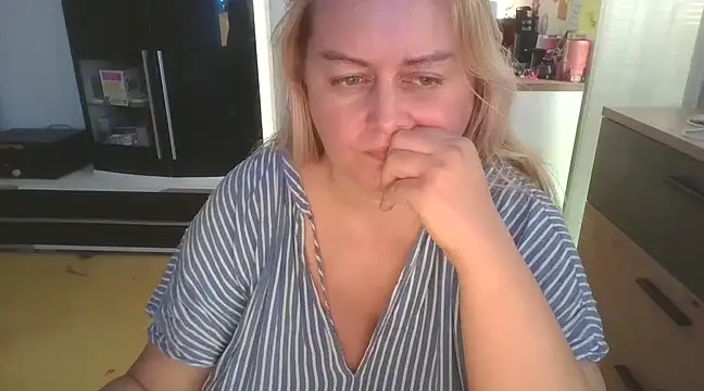 Meliss Official9 online show from 26, 2, 2025