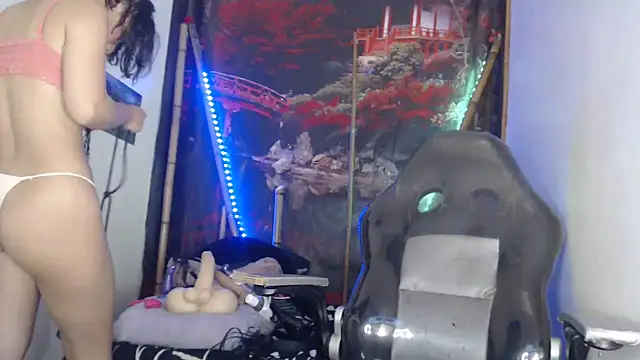 Snapshot of dark_doll5 chatting on 8, 12, 2024 dark doll5 online show from 8, 12, 2024