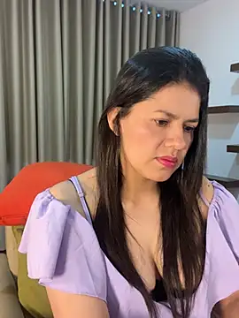 Snapshot of Alice_Biel chatting on 26, 12, 2024 Alice Biel online show from 26, 12, 2024