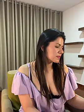 Snapshot of Alice_Biel chatting on 10, 1, 2025 Alice Biel online show from 10, 1, 2025