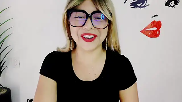 Snapshot of cielitos chatting on 10, 11, 2025 cielitos online show from 10, 11, 2025