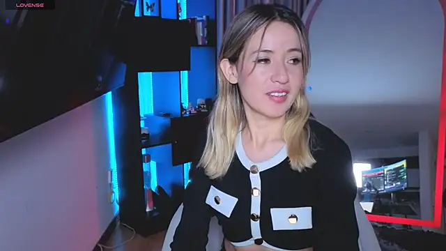 Snapshot of sexfire_lalita chatting on 21, 11, 2025 sexfire lalita online show from 21, 11, 2025