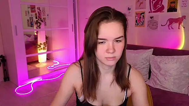 LindaRobertz online show from 28, 2, 2025