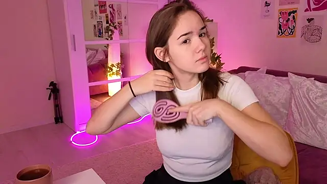 LindaRobertz online show from 4, 3, 2025