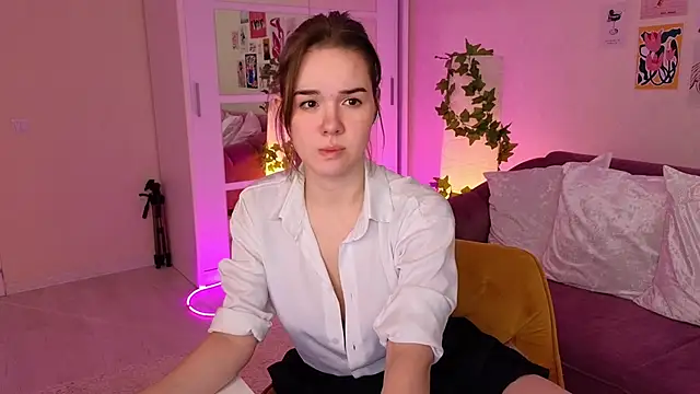 LindaRobertz online show from 4, 3, 2025