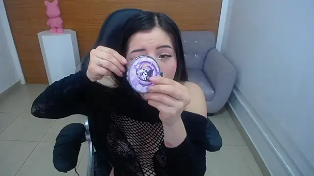 Chinatsu t online show from 18, 12, 2025