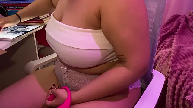 Snapshot of hannahcdmx chatting on 12, 11, 2025 hannahcdmx online show from 12, 11, 2025