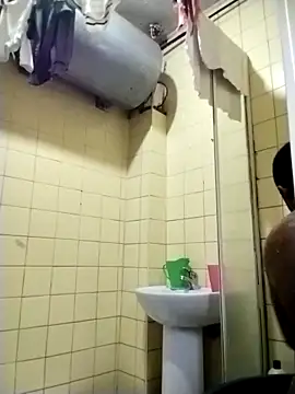 Snapshot of Polygamist chatting on 18, 11, 2025 Polygamist online show from 18, 11, 2025