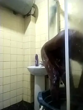 Snapshot of Polygamist chatting on 21, 11, 2025 Polygamist online show from 21, 11, 2025