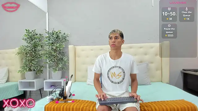 Snapshot of kieran_derek chatting on 21, 3, 2025 kieran derek online show from 21, 3, 2025