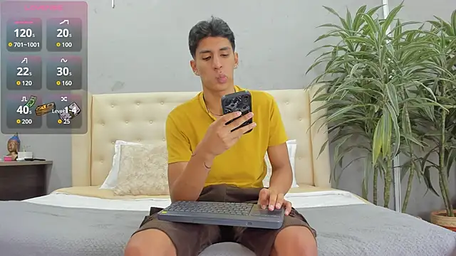 Snapshot of kieran_derek chatting on 12, 9, 2025 kieran derek online show from 12, 9, 2025