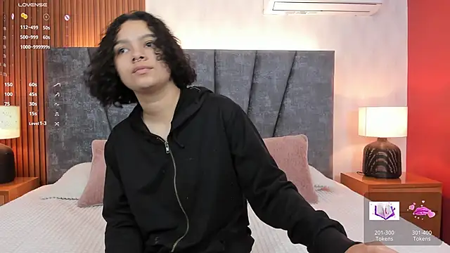 Snapshot of pretty_sunlight_ chatting on 14, 1, 2025 pretty sunlight online show from 14, 1, 2025