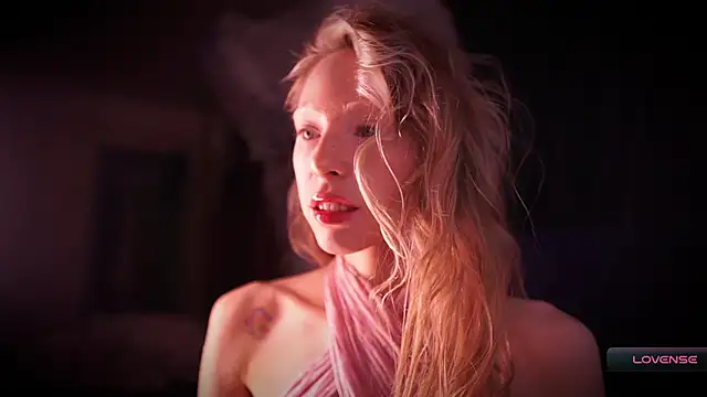  Phantom thread  online show from 19, 11, 2025