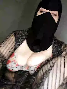 Snapshot of -Arab_milf- chatting on 4, 12, 2024 -Arab milf- online show from 4, 12, 2024
