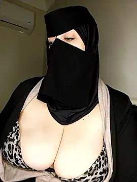 Snapshot of -Arab_milf- chatting on 7, 12, 2024 -Arab milf- online show from 7, 12, 2024