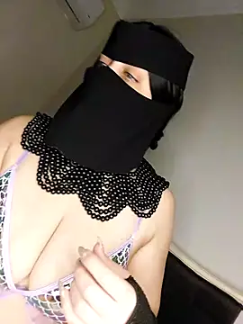 Snapshot of -Arab_milf- chatting on 13, 3, 2025 -Arab milf- online show from 13, 3, 2025