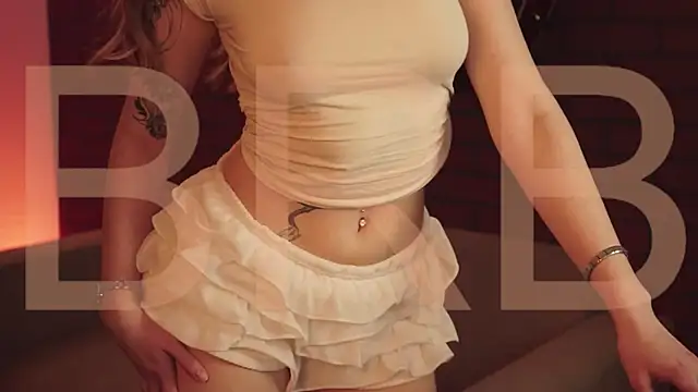 Snapshot of EllieCutes chatting on 19, 12, 2025 EllieCutes online show from 19, 12, 2025