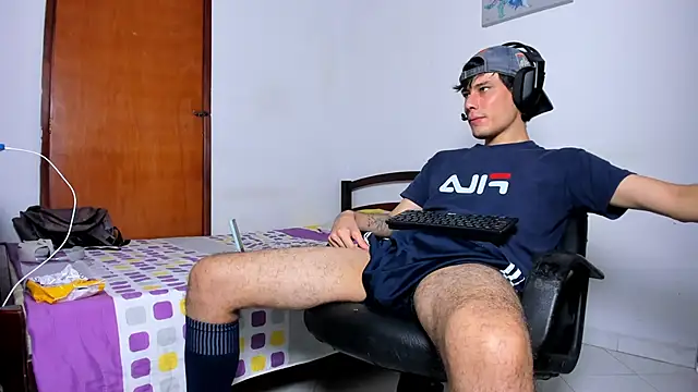 Huge latin cock online show from 27, 12, 2024