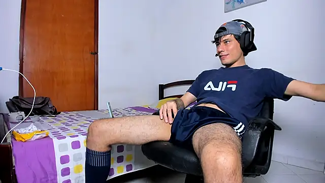 Huge latin cock online show from 27, 12, 2024