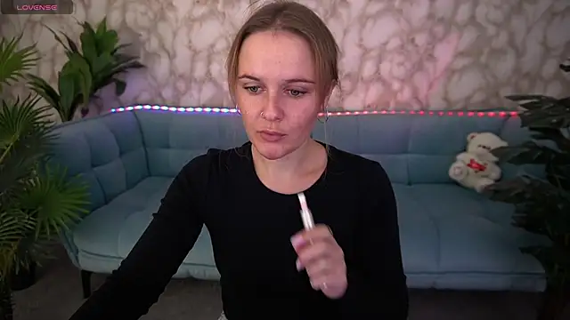 MaribelRiverr  online show from 14, 10, 2025