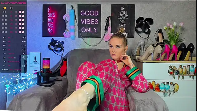 HannaKorsak online show from 11, 2, 2025