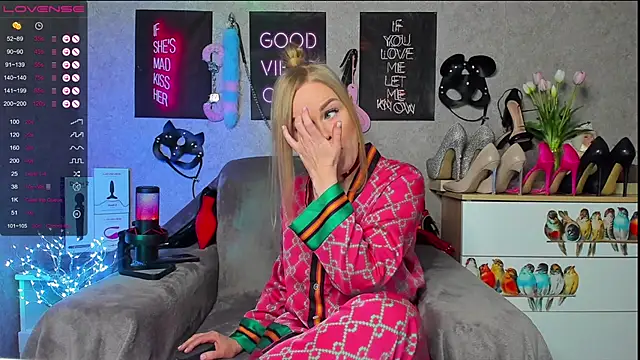 HannaKorsak online show from 24, 2, 2025