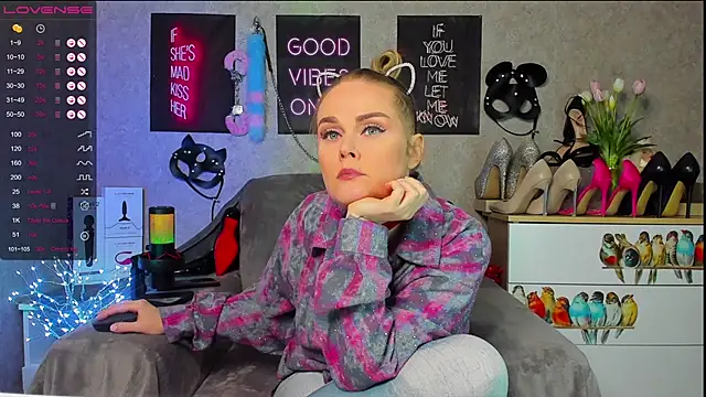 HannaKorsak online show from 4, 3, 2025