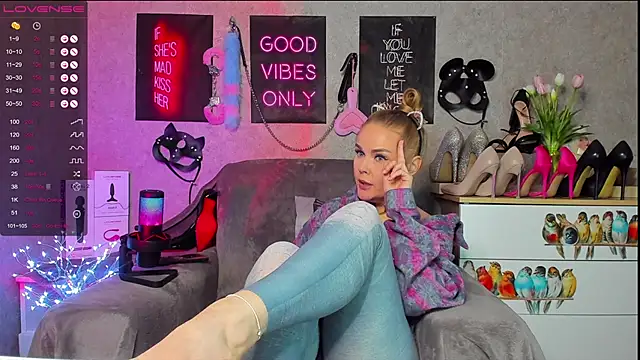 HannaKorsak online show from 12, 3, 2025
