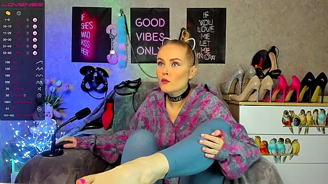 HannaKorsak online show from 10, 9, 2025