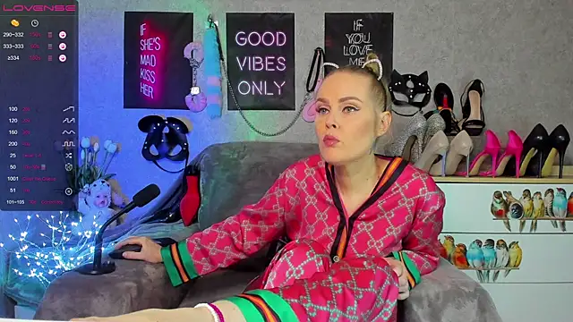 HannaKorsak online show from 2, 10, 2025
