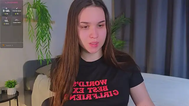 Snapshot of Roxie_Mils chatting on 13, 12, 2024 Roxie Mils online show from 13, 12, 2024