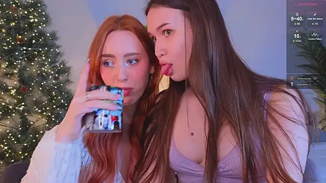 Snapshot of Roxie_Mils chatting on 22, 12, 2024 Roxie Mils online show from 22, 12, 2024