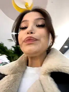 Snapshot of Chloe__Moon chatting on 22, 10, 2025 Chloe Moon online show from 22, 10, 2025