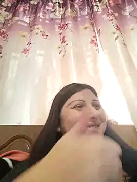 LyxBabyLove online show from 2, 3, 2025
