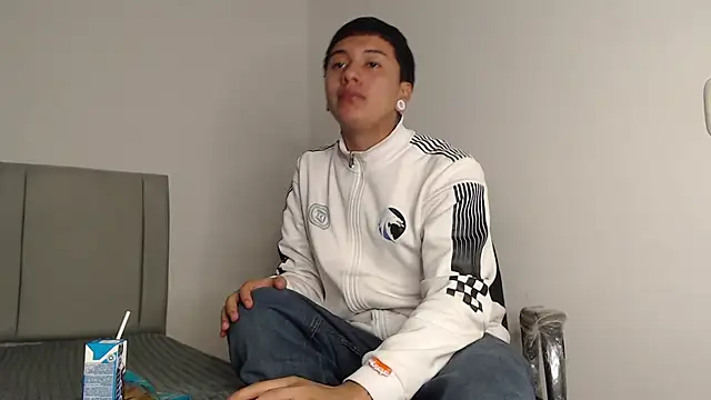 Snapshot of alex-lover chatting on 10, 3, 2026 alex-lover online show from 10, 3, 2026