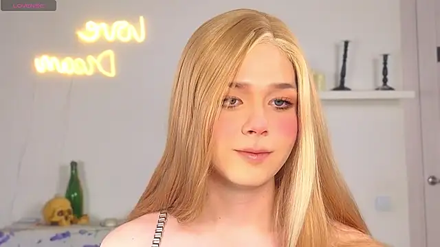 Snapshot of _yourFoxy_ chatting on 15, 10, 2025 yourFoxy online show from 15, 10, 2025