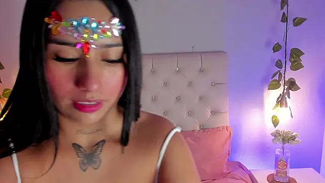 Isabella Flowers online show from 11, 9, 2025