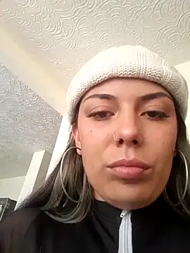 Sweel Leyva18 online show from 28, 2, 2025