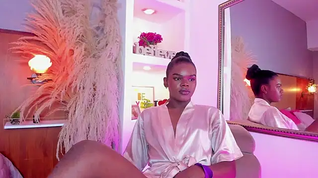 CamiEstrada online show from 1, 2, 2025