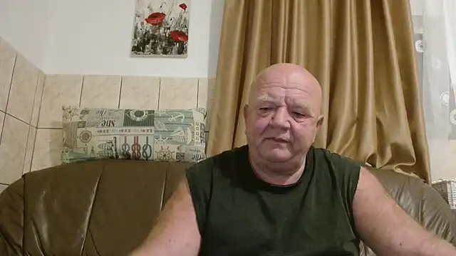 Snapshot of fullballs6 chatting on 30, 9, 2025 fullballs6 online show from 30, 9, 2025