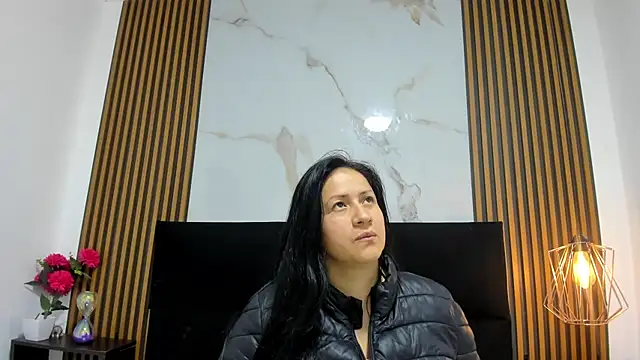 Ambber moon online show from 31, 10, 2025