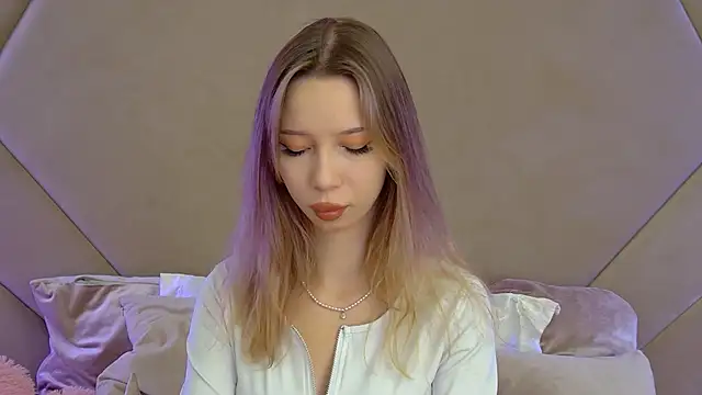 MaliaLandre online show from 11, 9, 2025